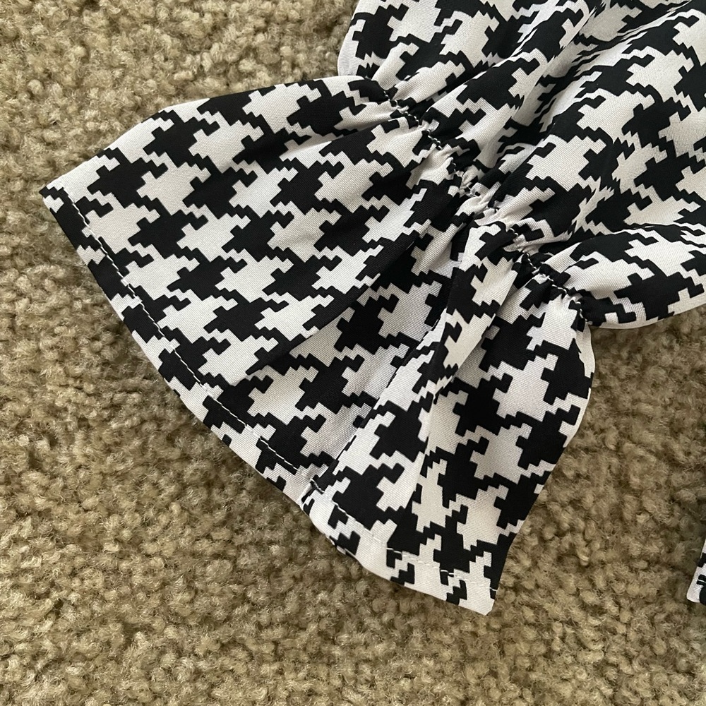 Houndstooth Tunic - Picture 2 of 3